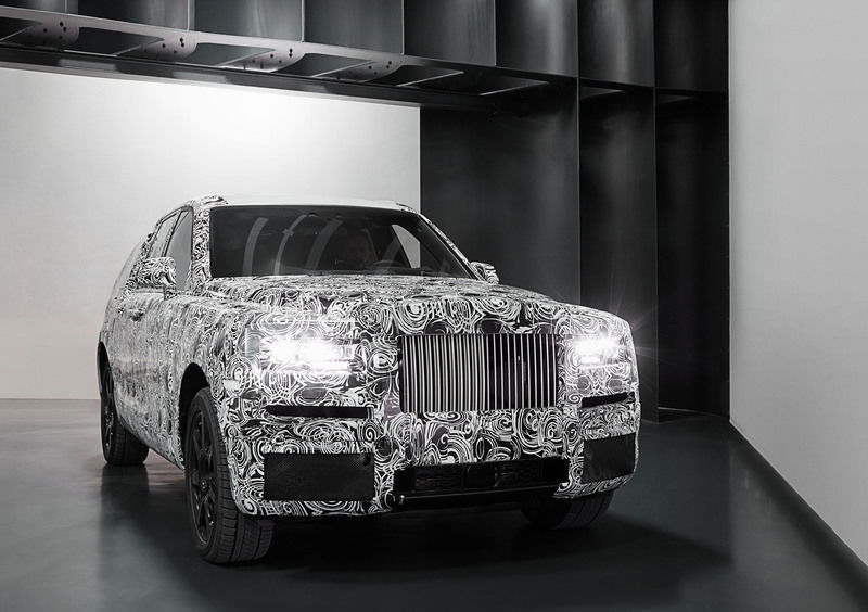 Rolls-Royce Cullinan, iniziano i test del SUV