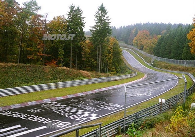 Il mitico N&uuml;rburgring &egrave; all&rsquo;asta