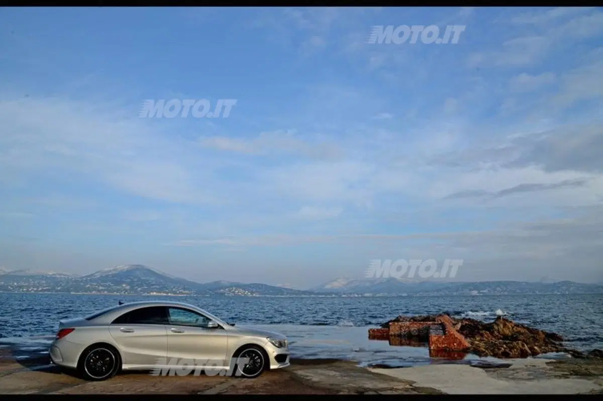 Mercedes-Benz CLA (10)
