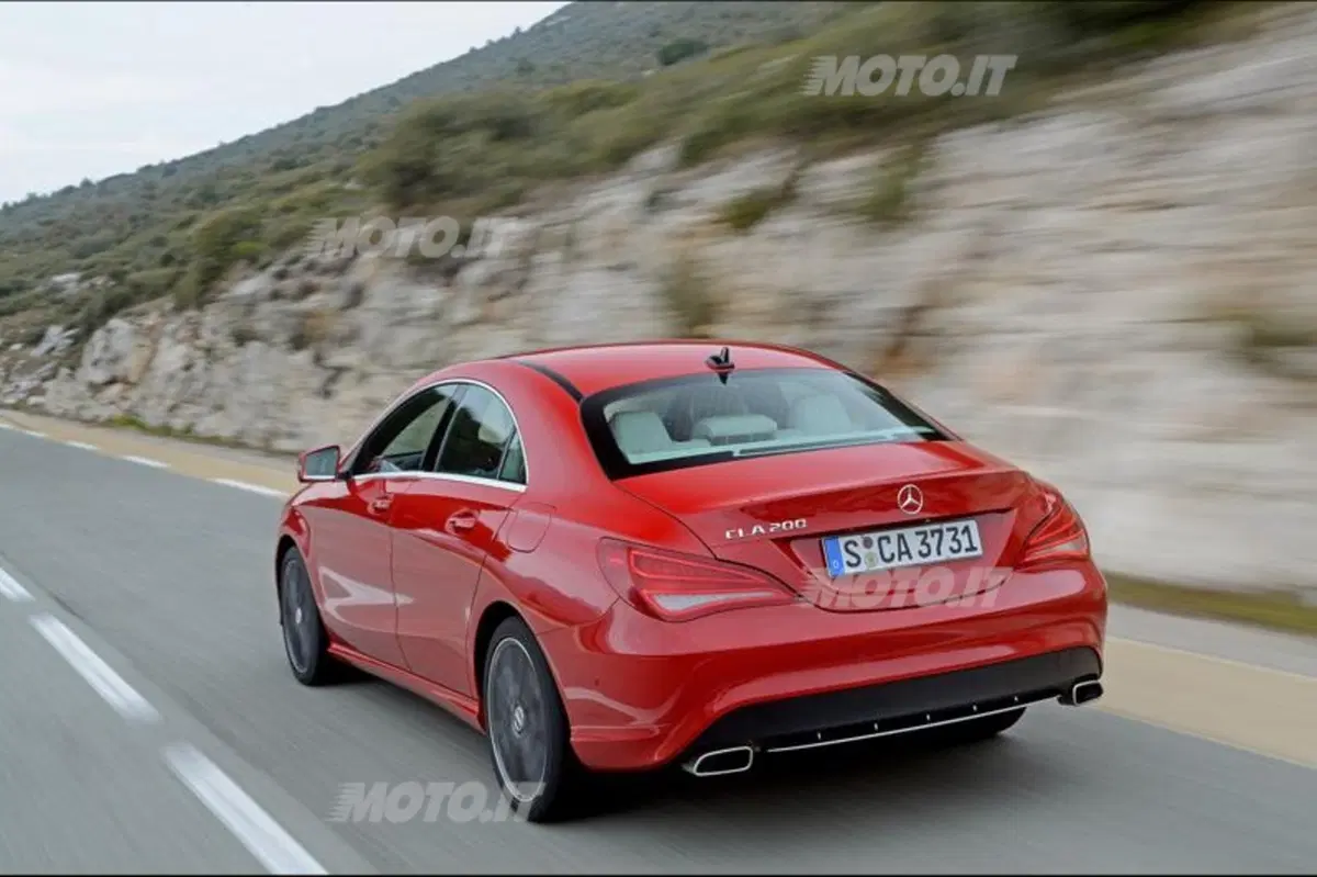 Mercedes-Benz CLA (16)