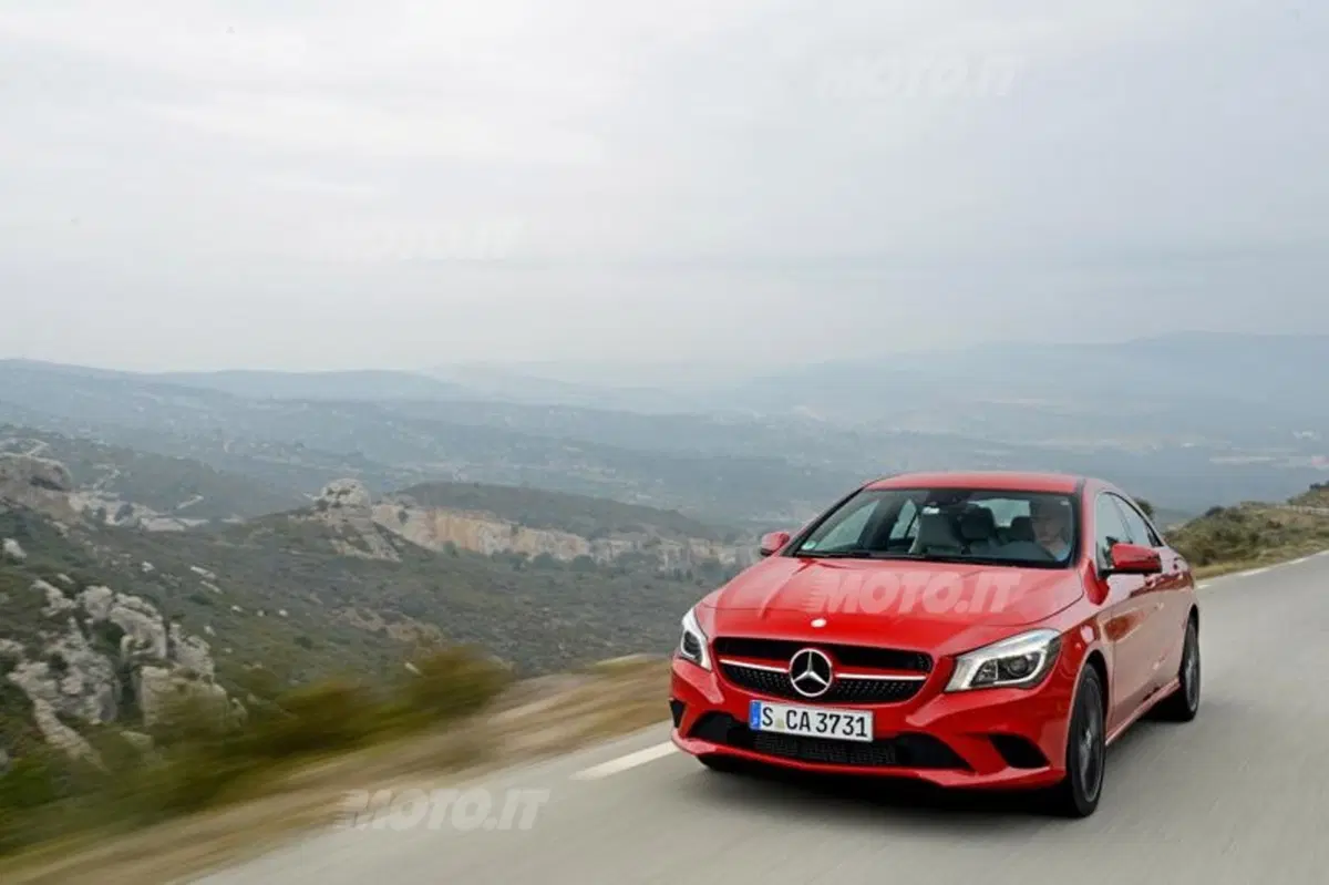 Mercedes-Benz CLA (17)