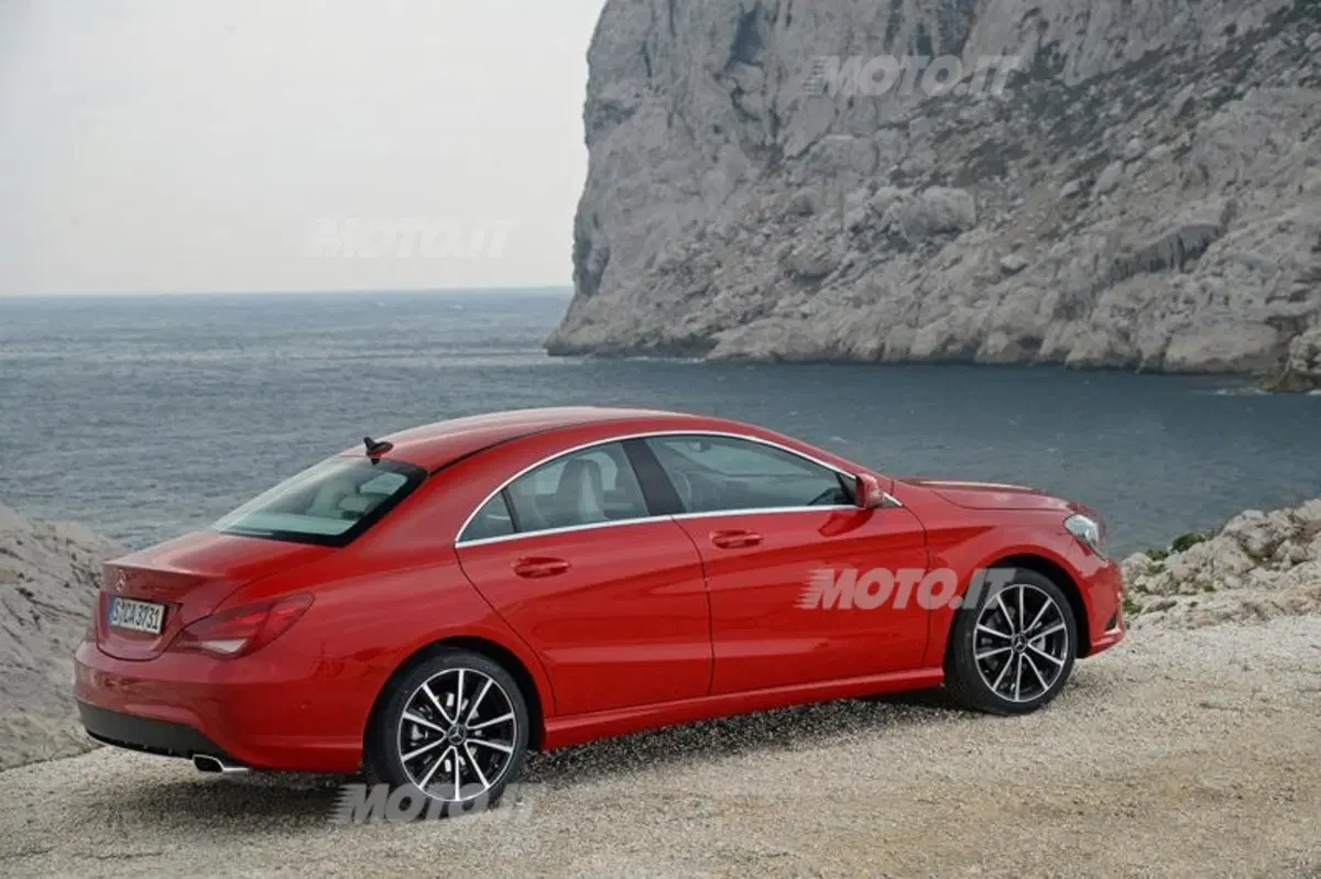Mercedes-Benz CLA (24)