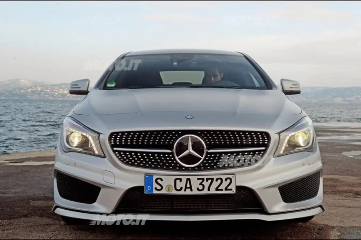 Mercedes-Benz CLA (31)