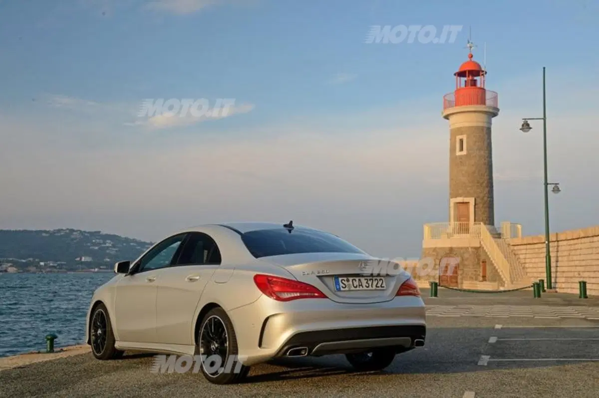 Mercedes-Benz CLA (39)