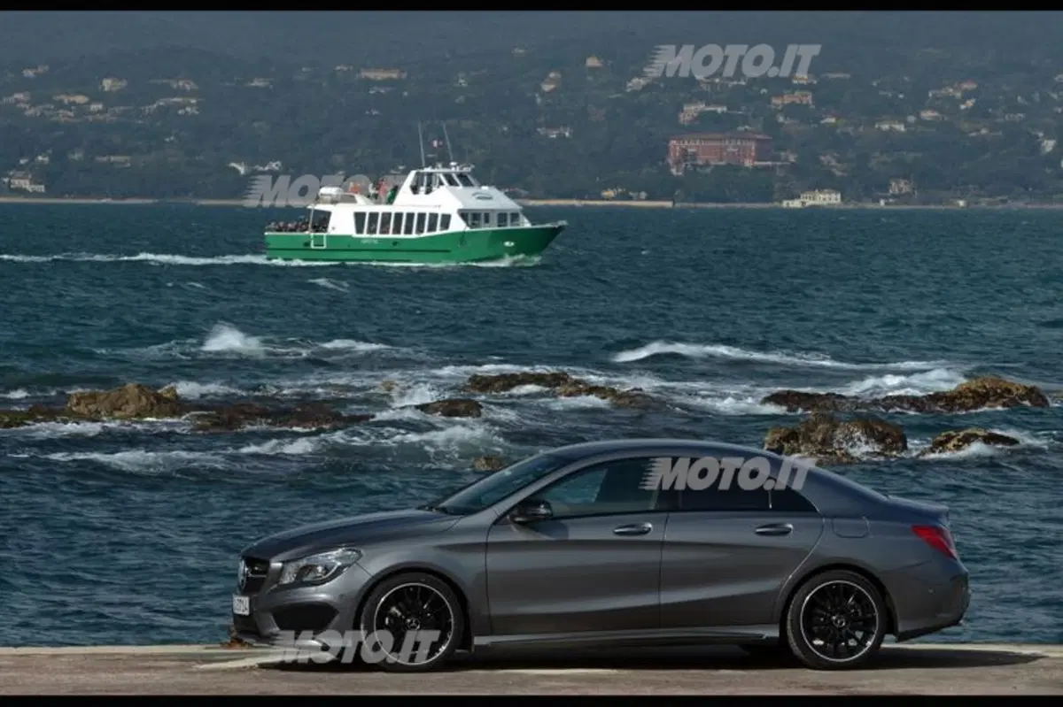 Mercedes-Benz CLA (40)