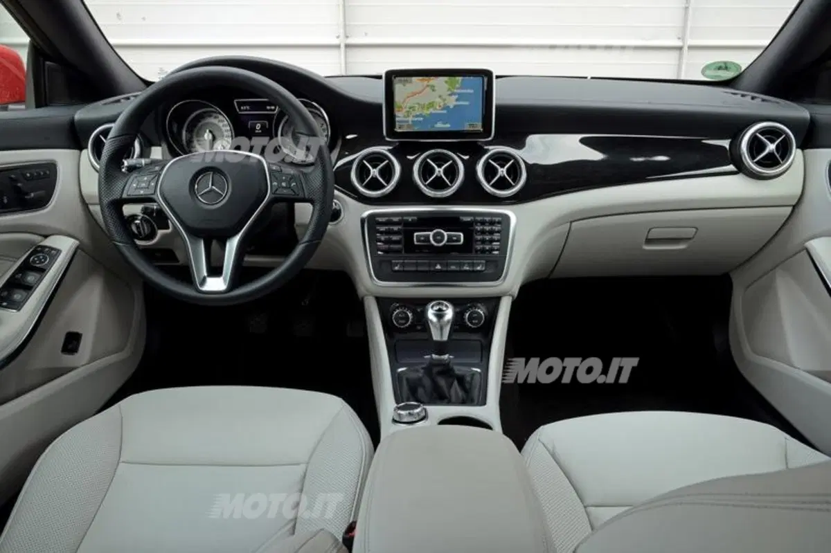 Mercedes-Benz CLA (42)