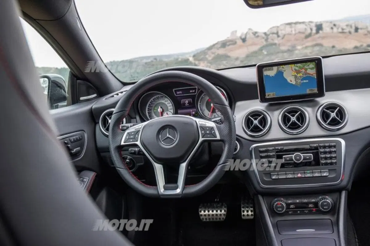 Mercedes-Benz CLA (46)