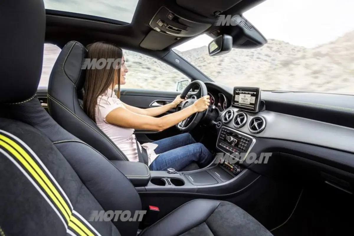 Mercedes-Benz CLA (47)