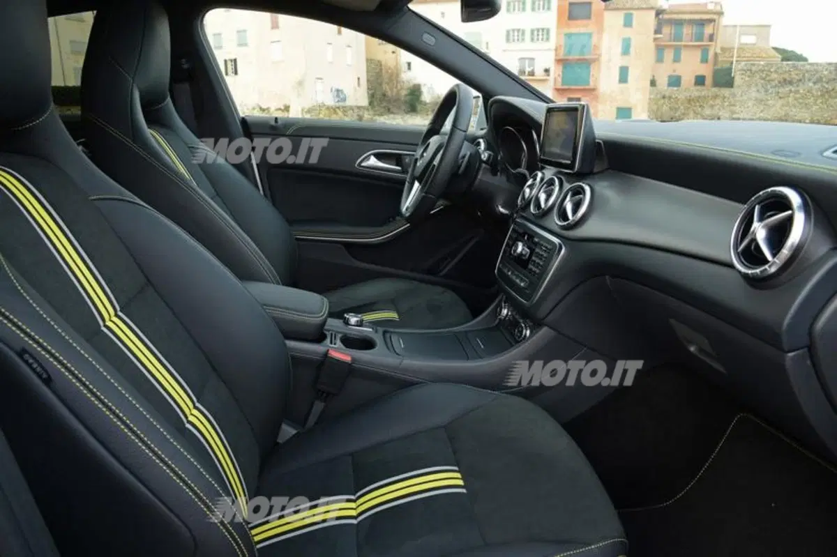Mercedes-Benz CLA (48)