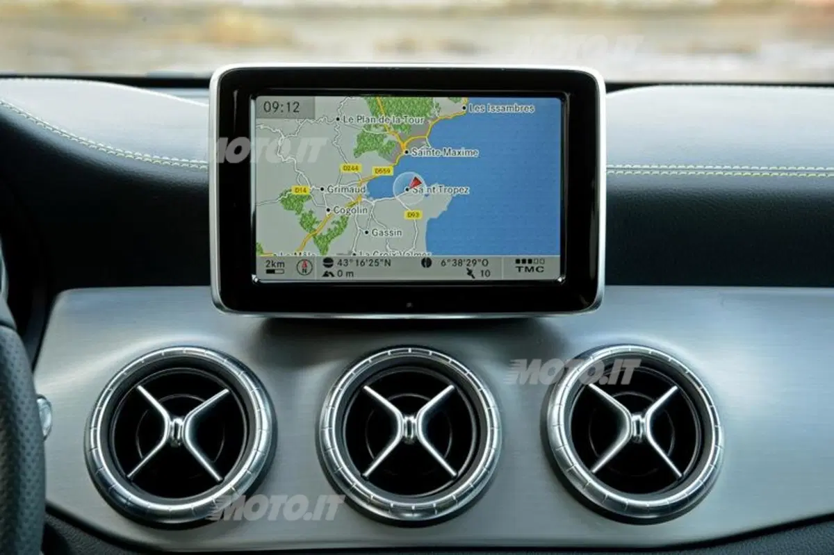 Mercedes-Benz CLA (50)