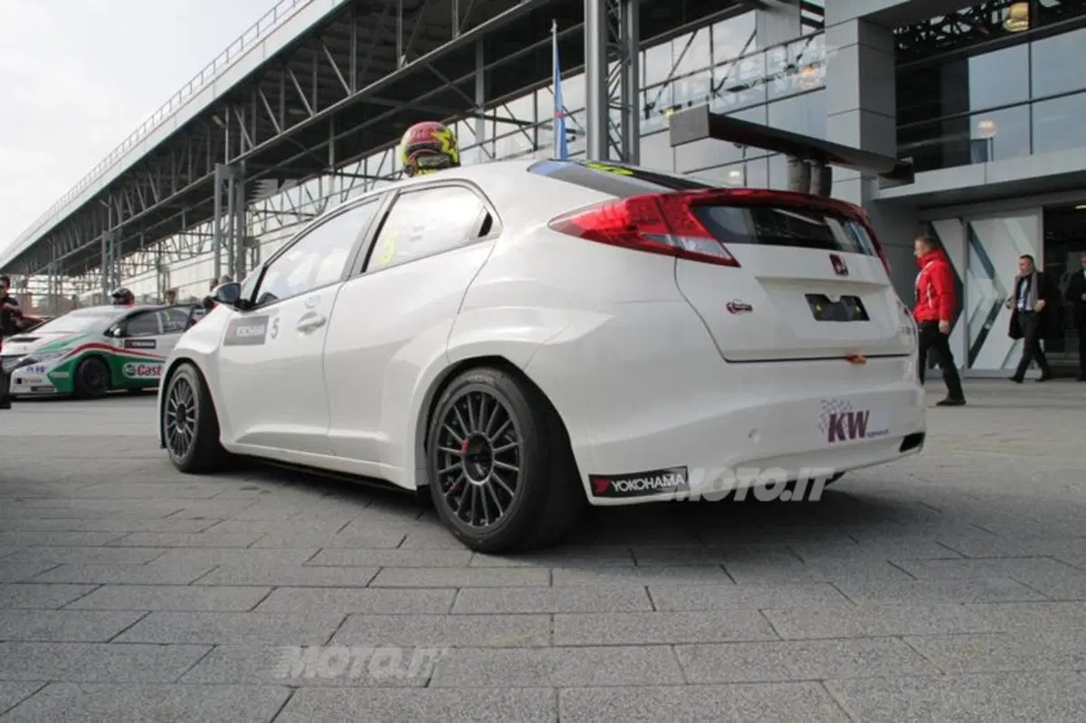 WTCC: presentata la stagione 2013 (45)