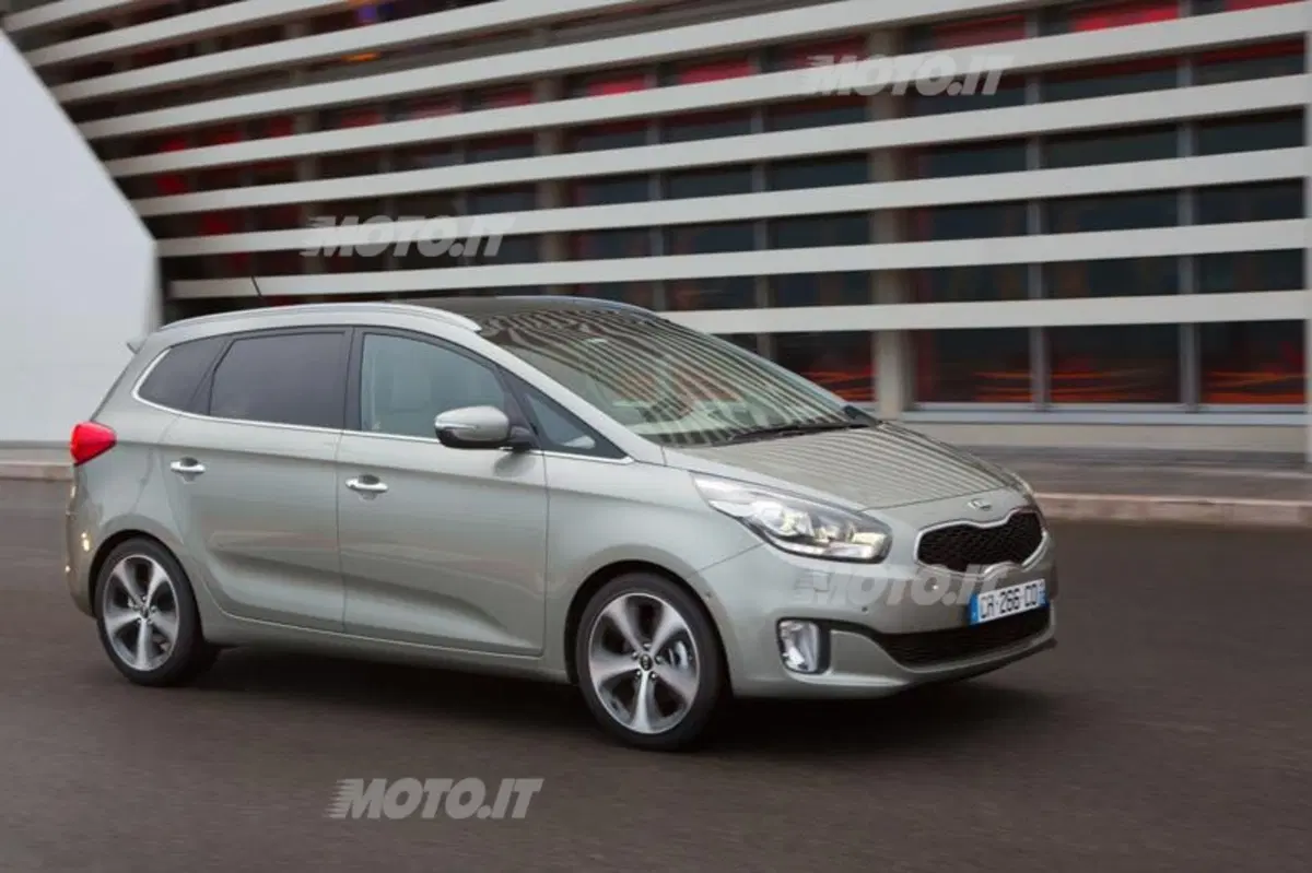 Kia Carens (2)