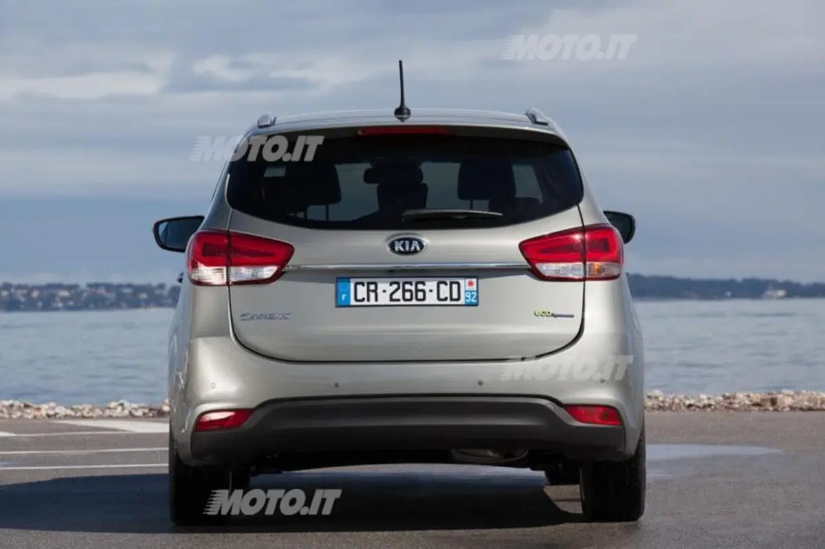 Kia Carens (23)