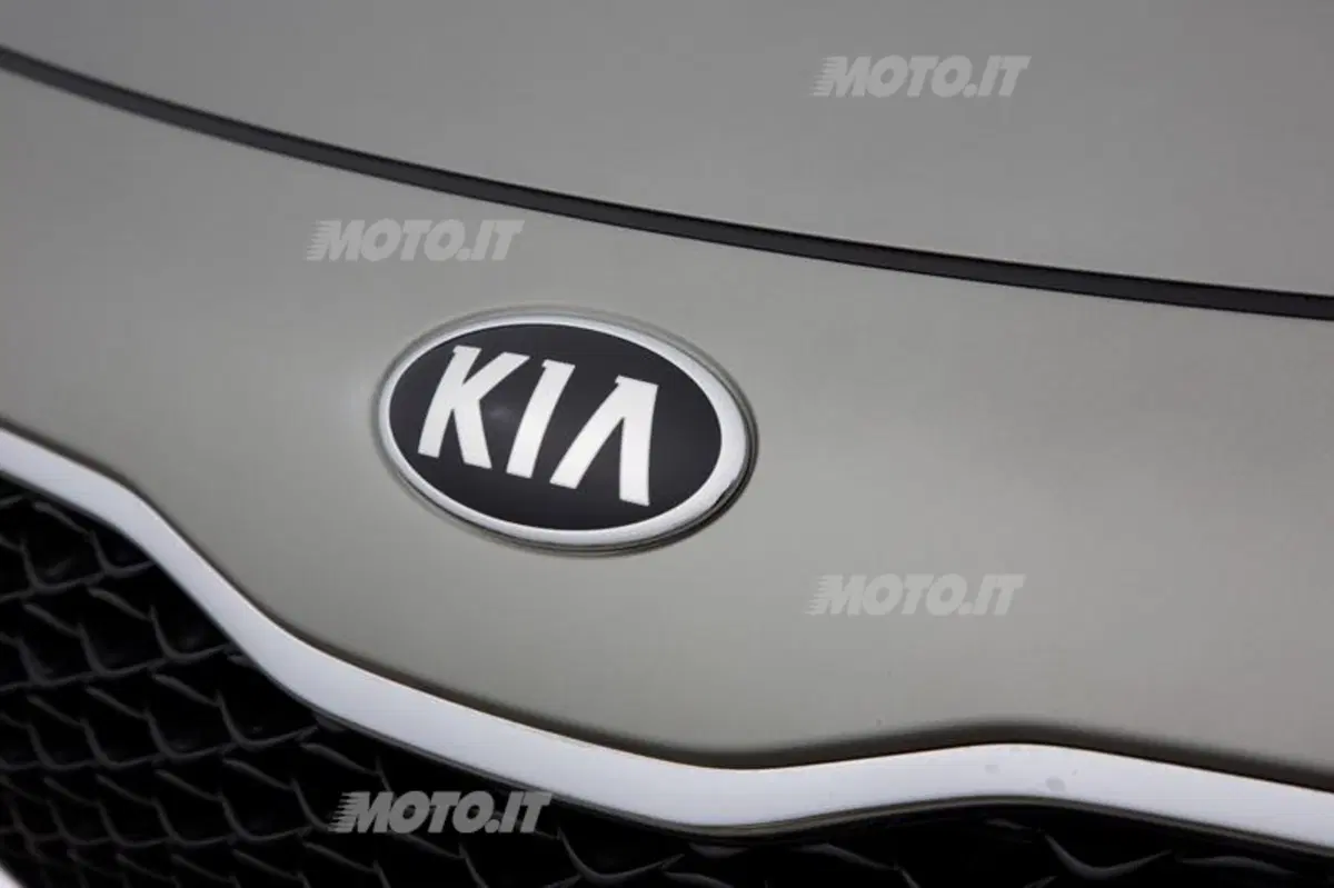 Kia Carens (36)