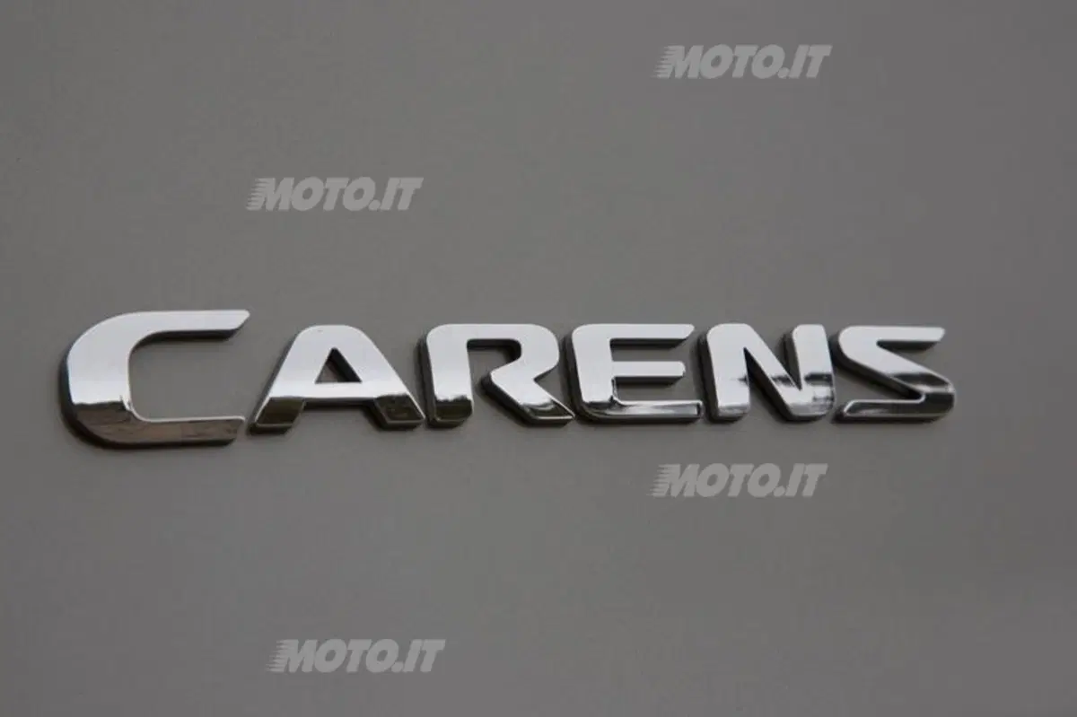 Kia Carens (42)