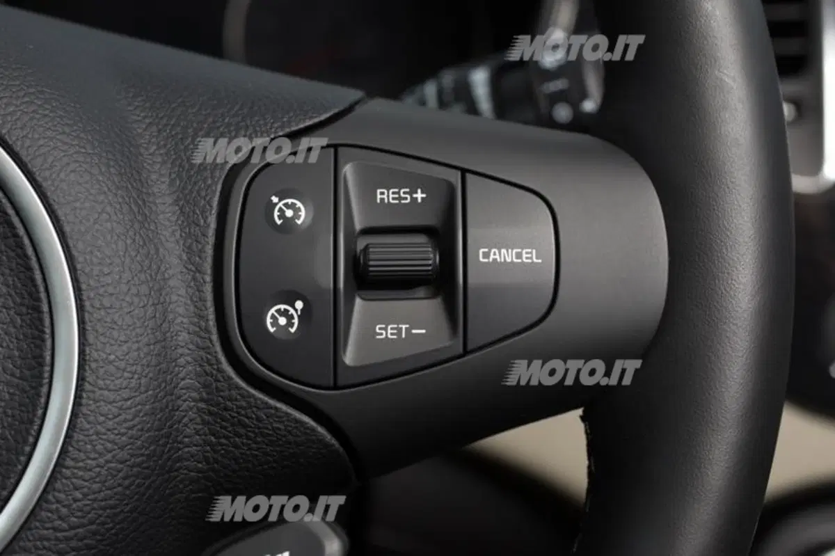 Kia Carens (49)