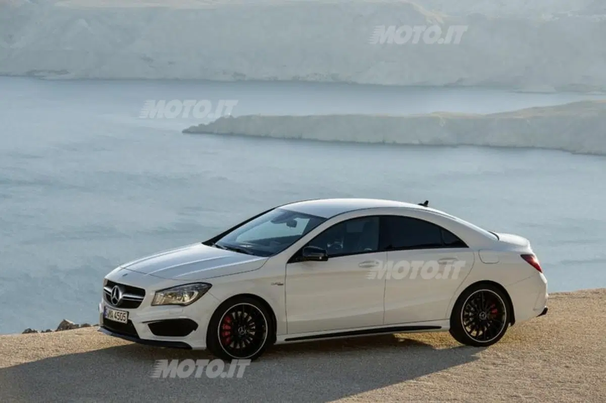 Mercedes CLA 45 AMG: tutti i dati ufficiali (3)