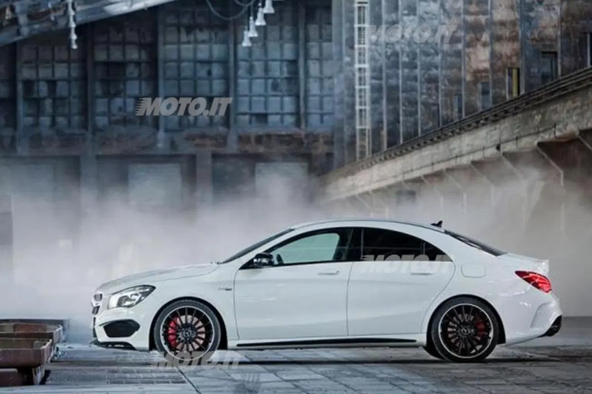 Mercedes CLA 45 AMG: tutti i dati ufficiali (17)