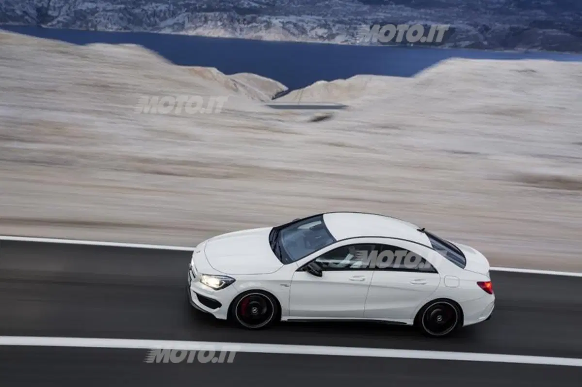 Mercedes CLA 45 AMG: tutti i dati ufficiali (18)