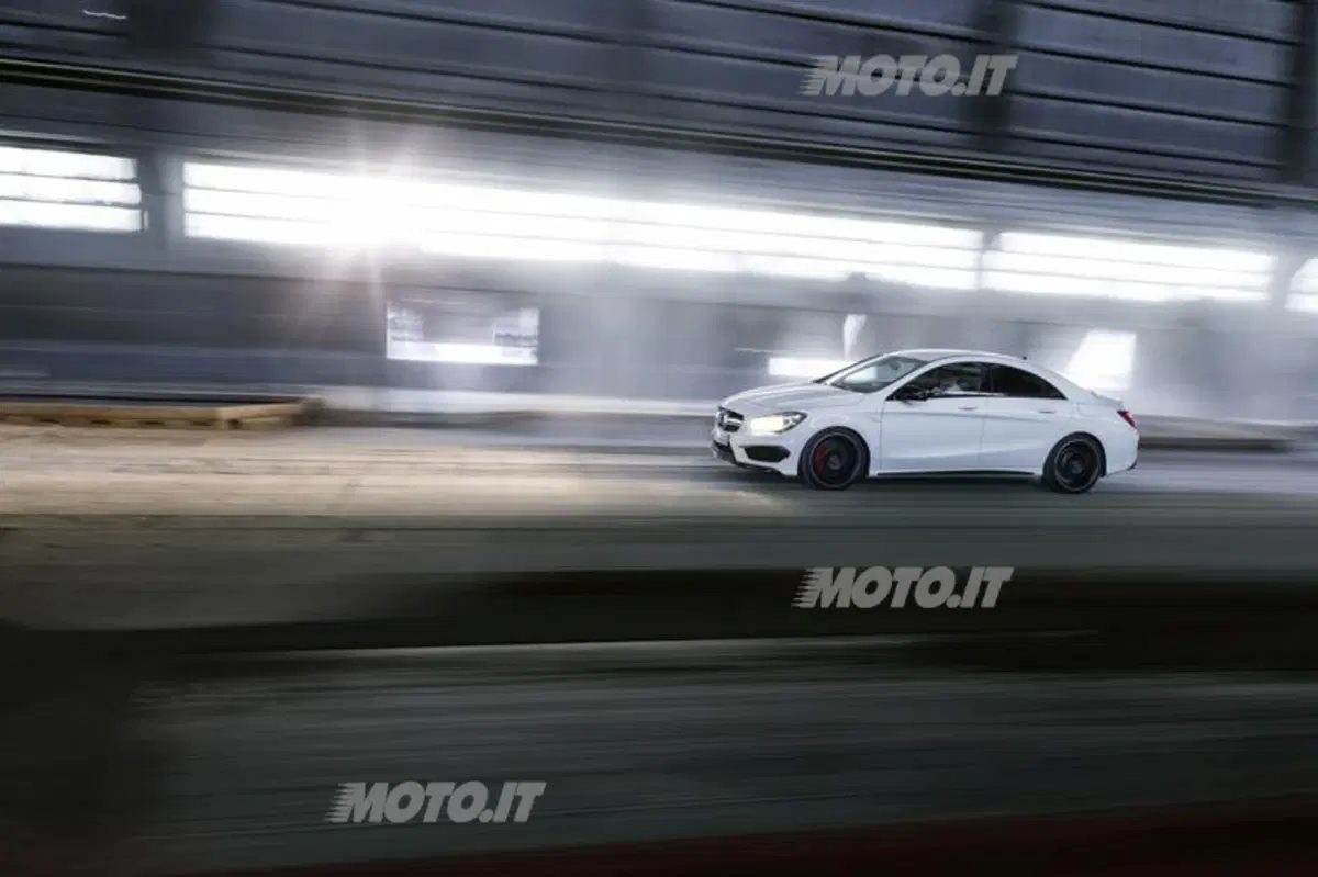 Mercedes CLA 45 AMG: tutti i dati ufficiali (23)