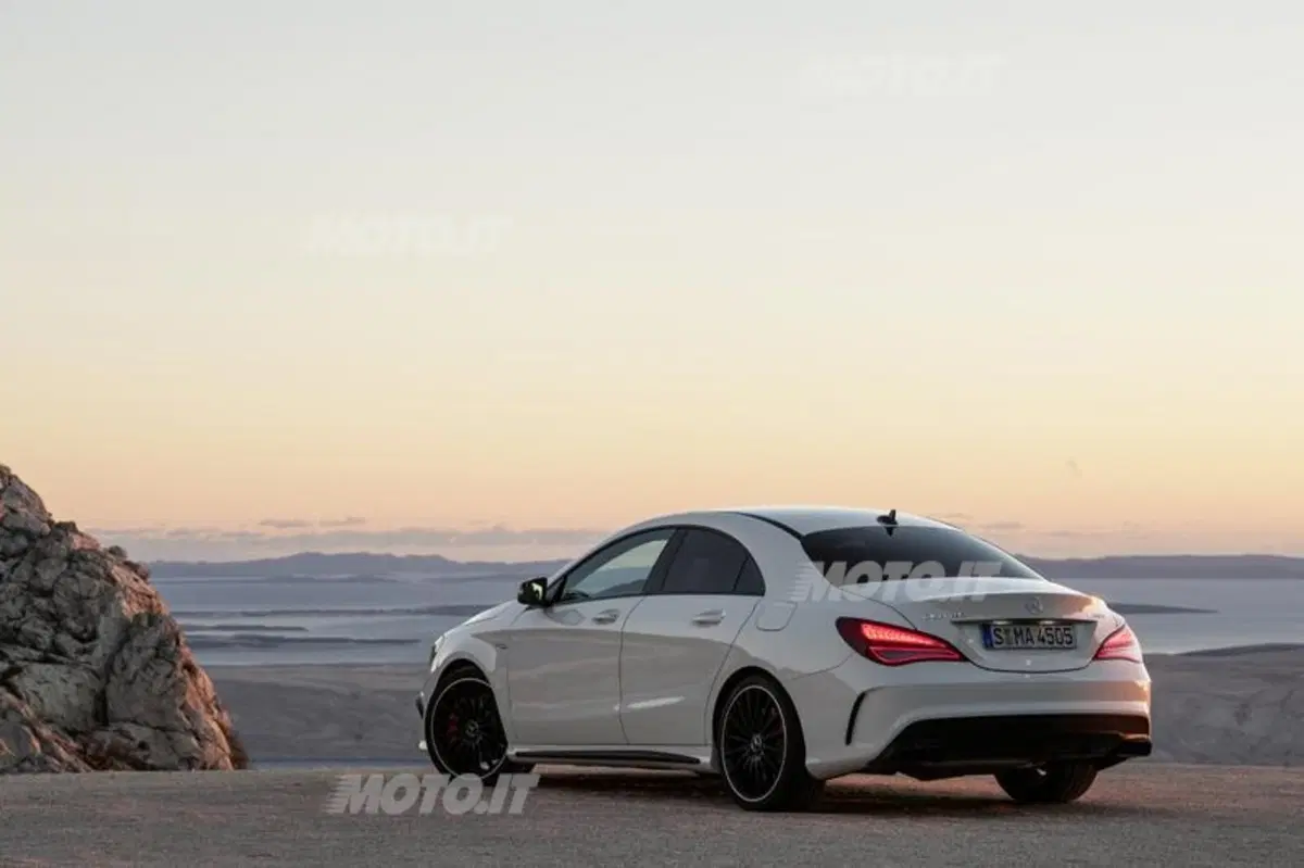 Mercedes CLA 45 AMG: tutti i dati ufficiali (25)