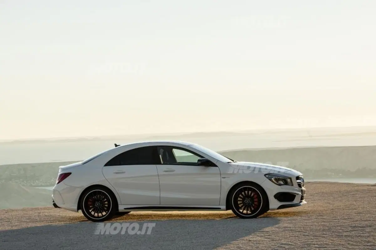 Mercedes CLA 45 AMG: tutti i dati ufficiali (26)