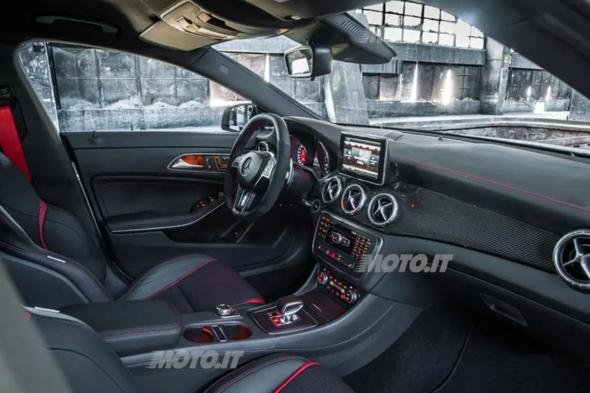 Mercedes CLA 45 AMG: tutti i dati ufficiali (27)