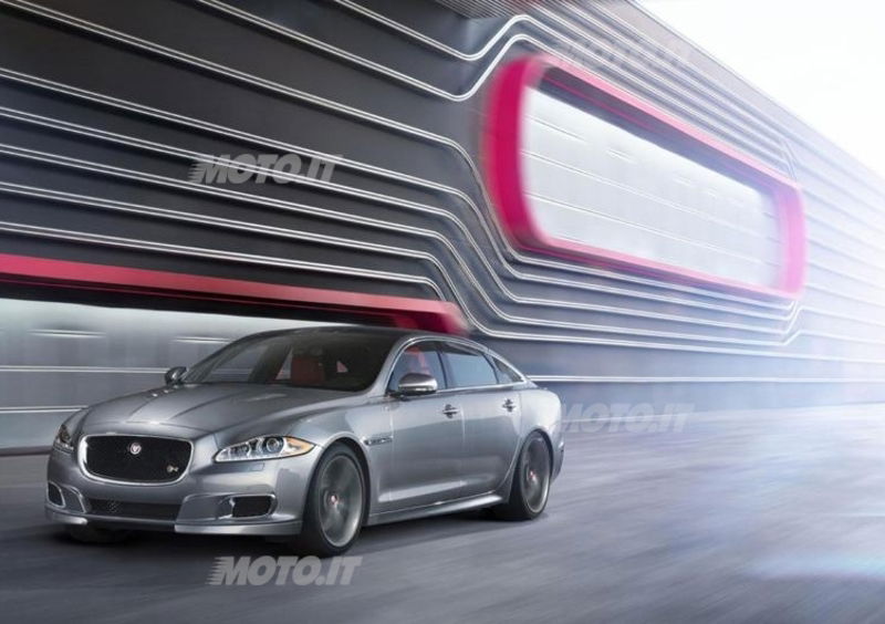 Jaguar XJR