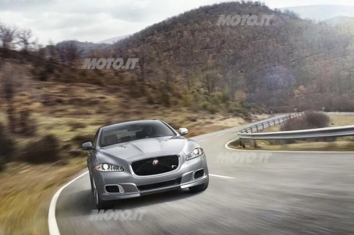 Jaguar XJR
