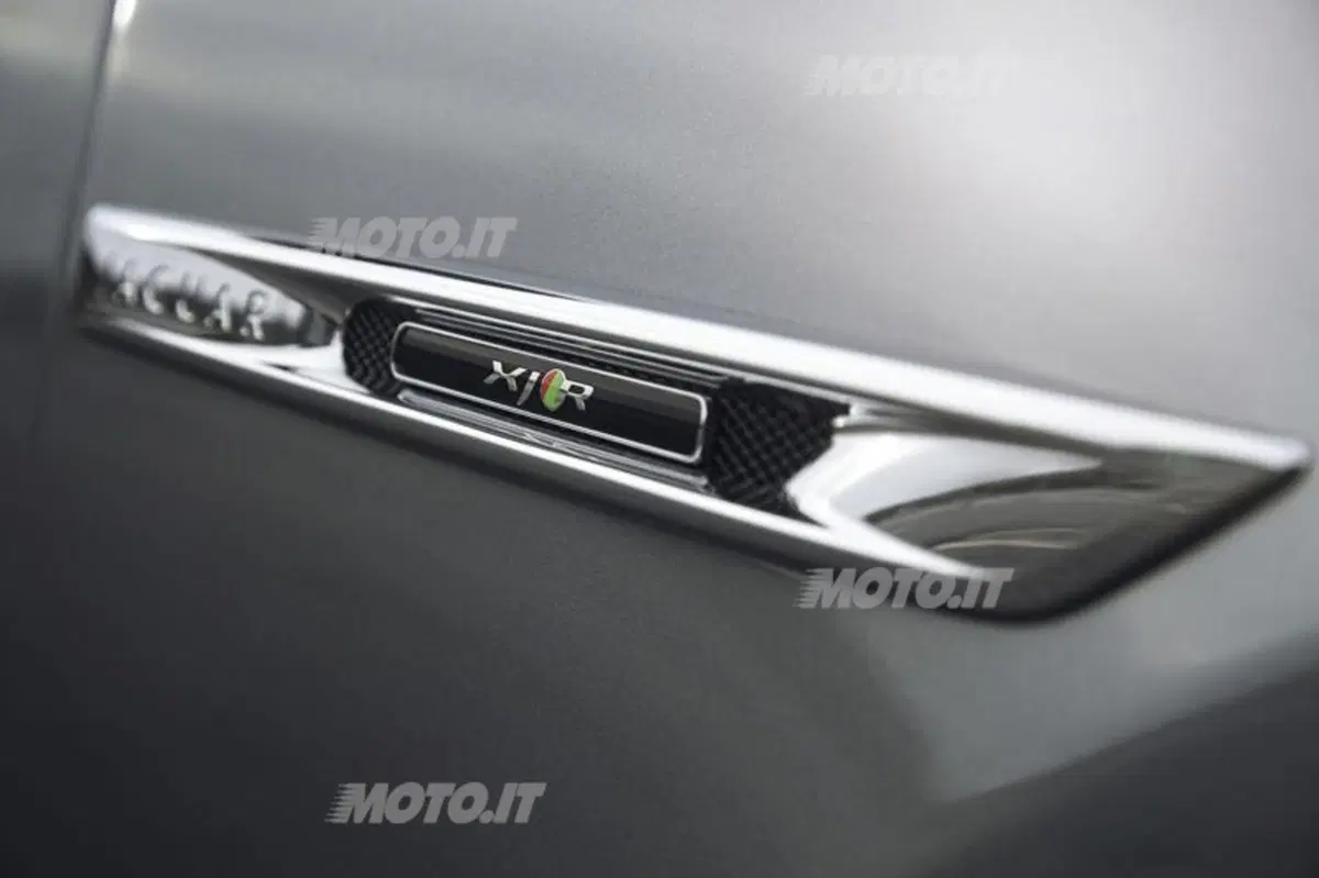 Jaguar XJR (19)