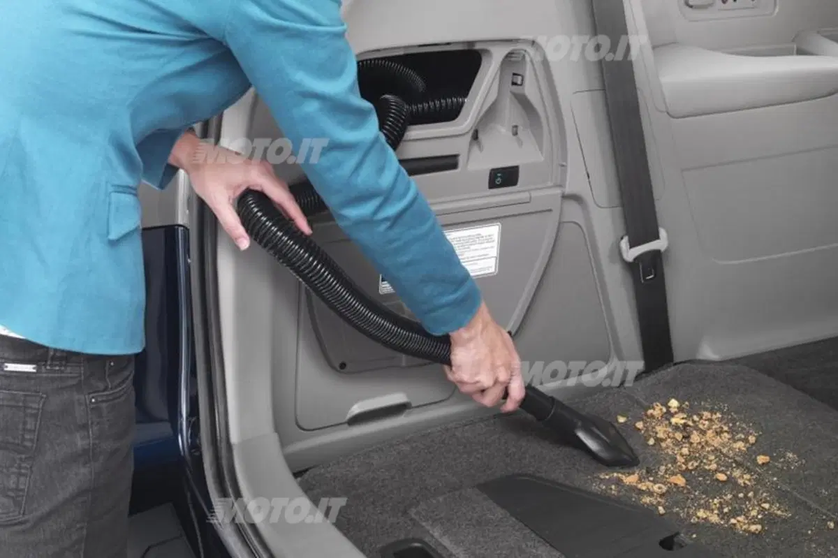 Honda Odyssey: la prima auto con l'aspirapolvere integrato (2)