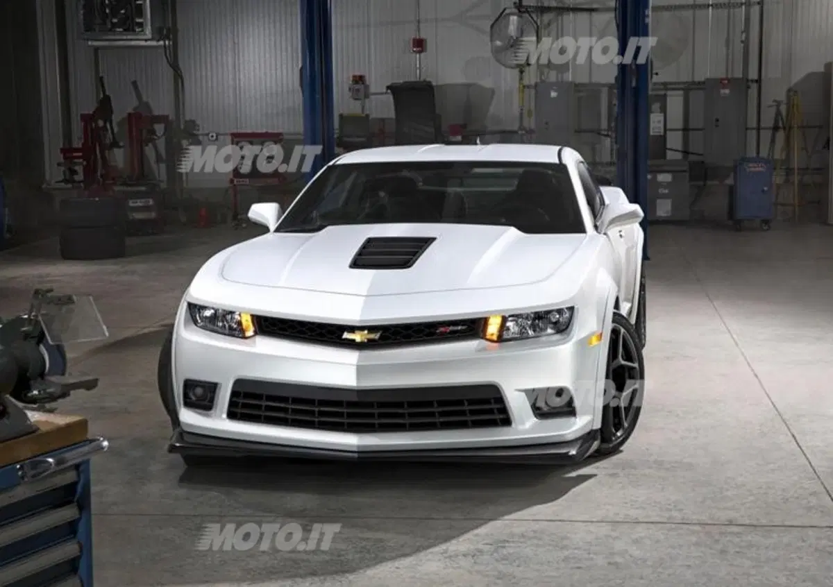 Chevrolet Camaro: a New York il restyling e la versione sportiva Z28