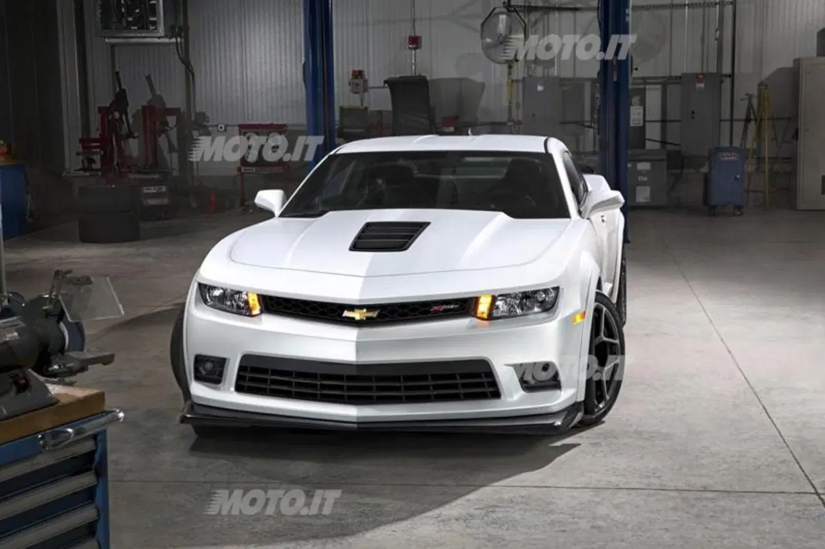 Chevrolet Camaro: a New York il restyling e la versione sportiva Z28