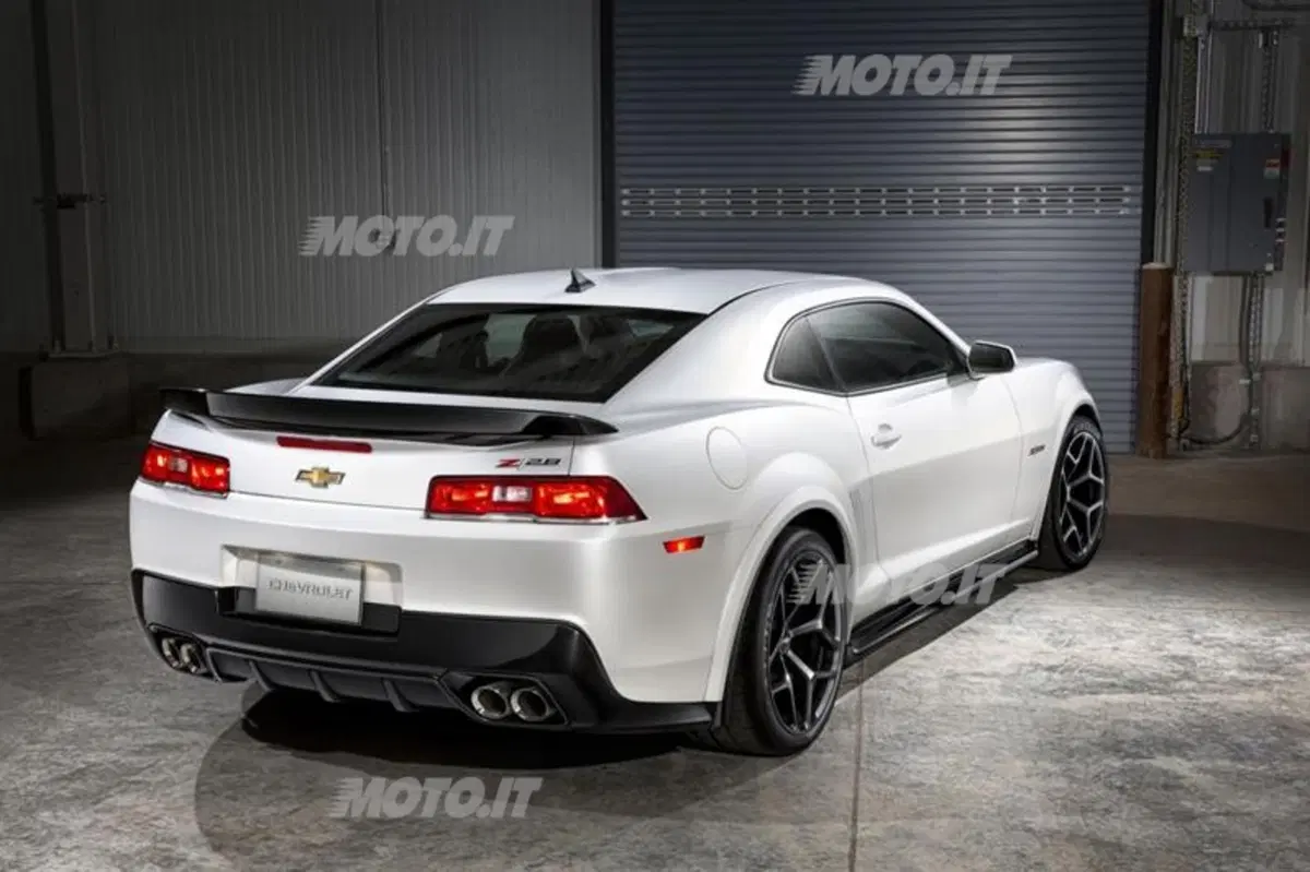 Chevrolet Camaro: a New York il restyling e la versione sportiva Z28 (3)