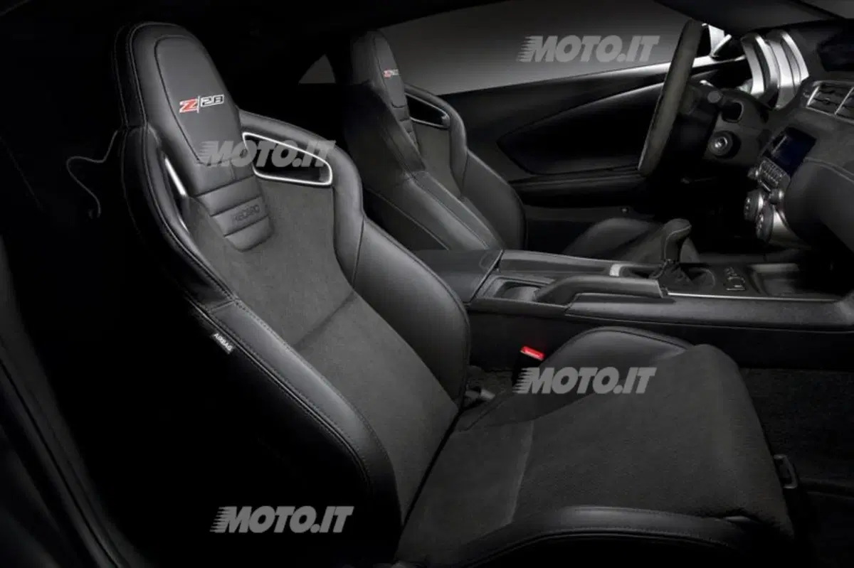 Chevrolet Camaro: a New York il restyling e la versione sportiva Z28 (6)