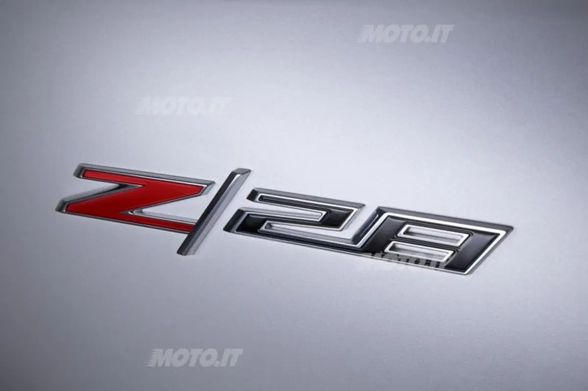 Chevrolet Camaro: a New York il restyling e la versione sportiva Z28 (7)