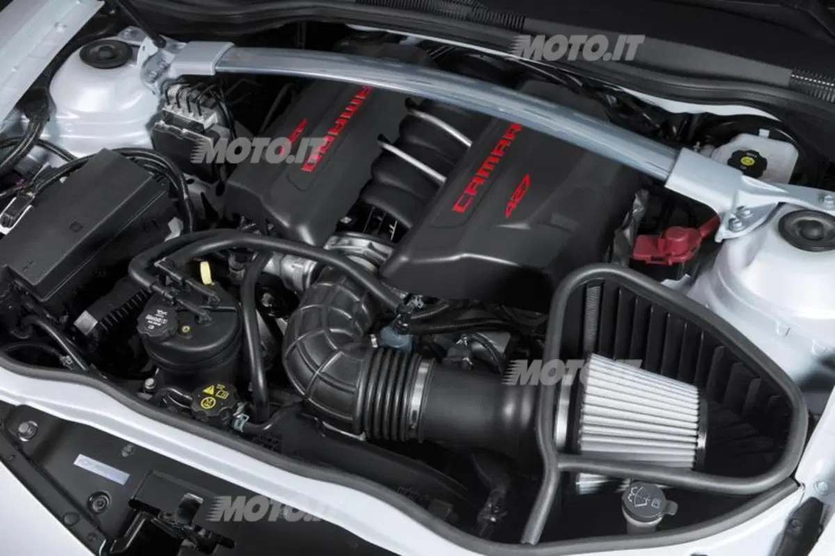 Chevrolet Camaro: a New York il restyling e la versione sportiva Z28 (9)