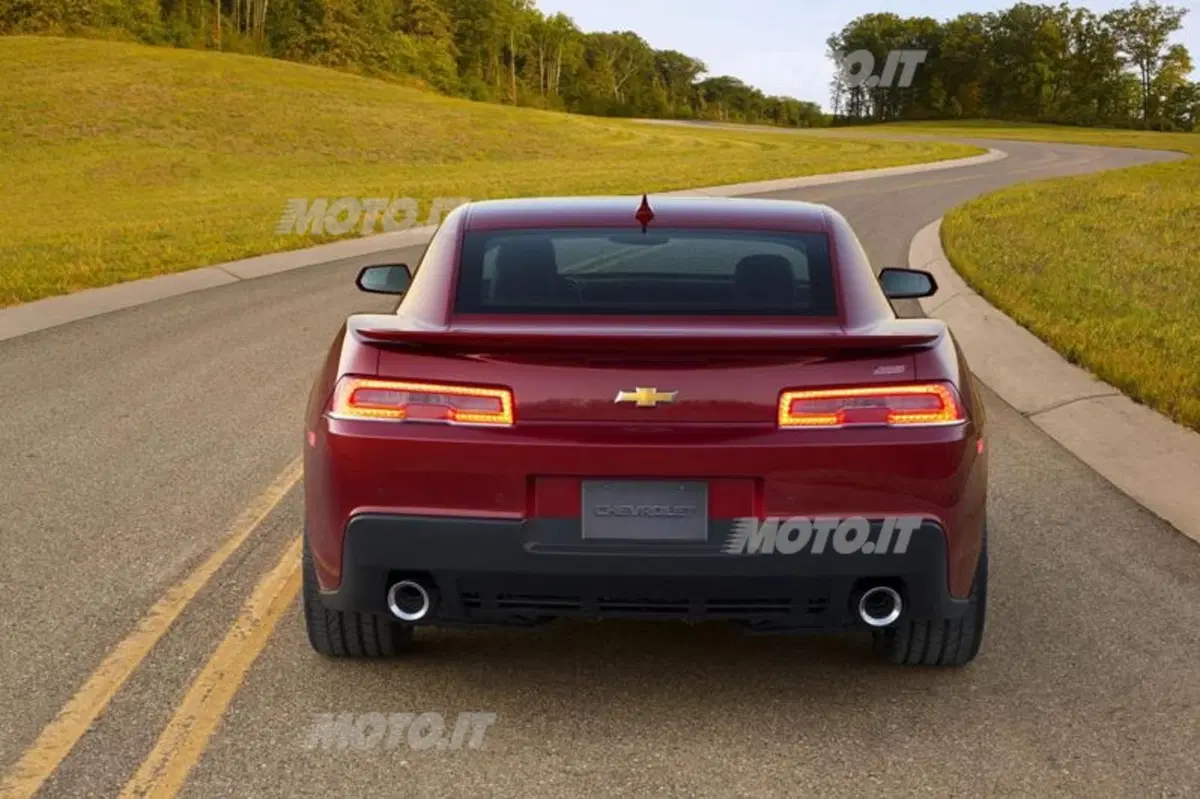 Chevrolet Camaro: a New York il restyling e la versione sportiva Z28 (15)
