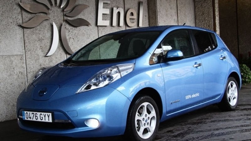Enel-Eni: siglato accordo per il rifornimento delle auto elettriche