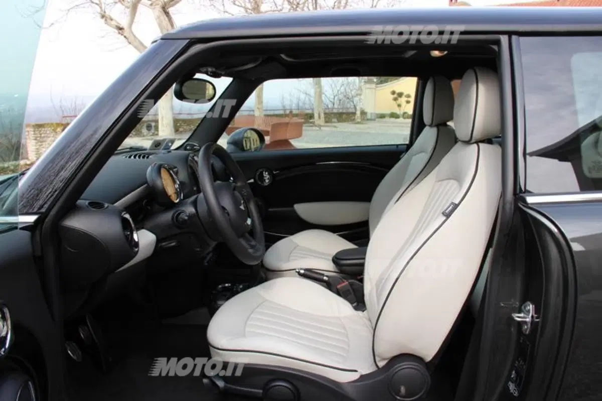 Mini Cooper SD (24)
