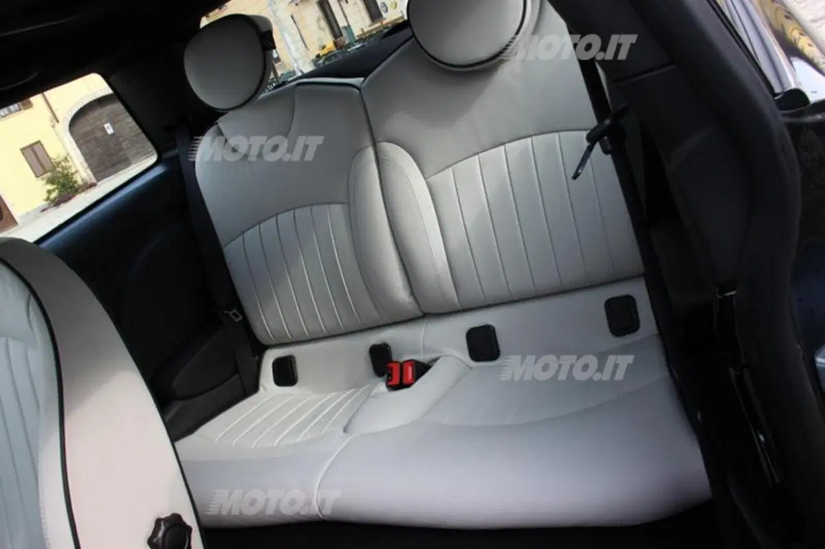 Mini Cooper SD (32)