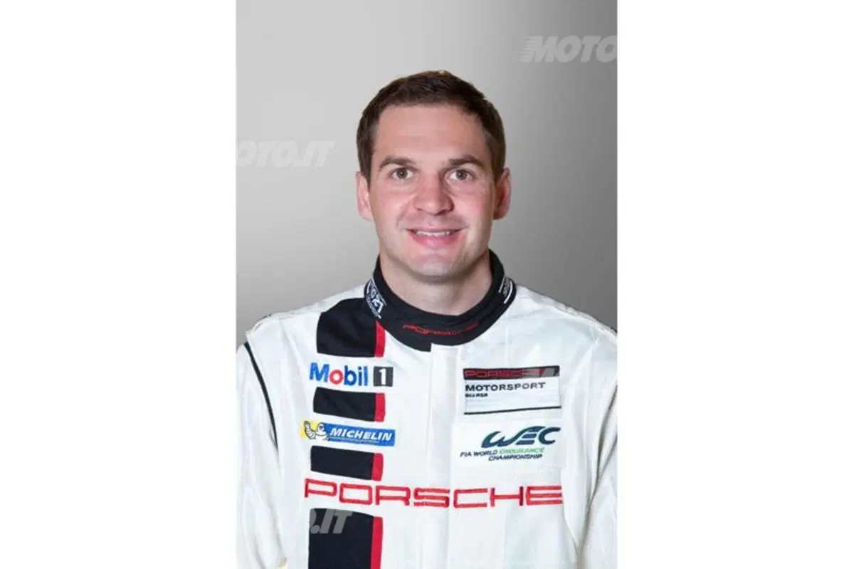 Porsche 911 RSR: ecco la vettura per la 24 Ore di Le Mans 2013 (12)