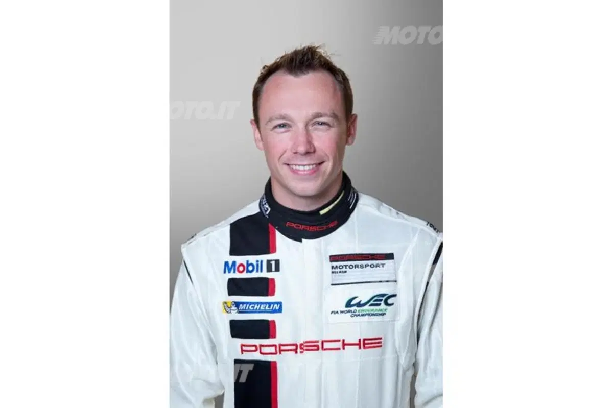 Porsche 911 RSR: ecco la vettura per la 24 Ore di Le Mans 2013 (14)