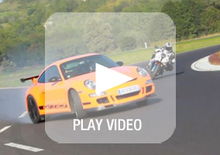 BMW S1000RR vs Porsche 997 GT3 RS: sfida a colpi di drift