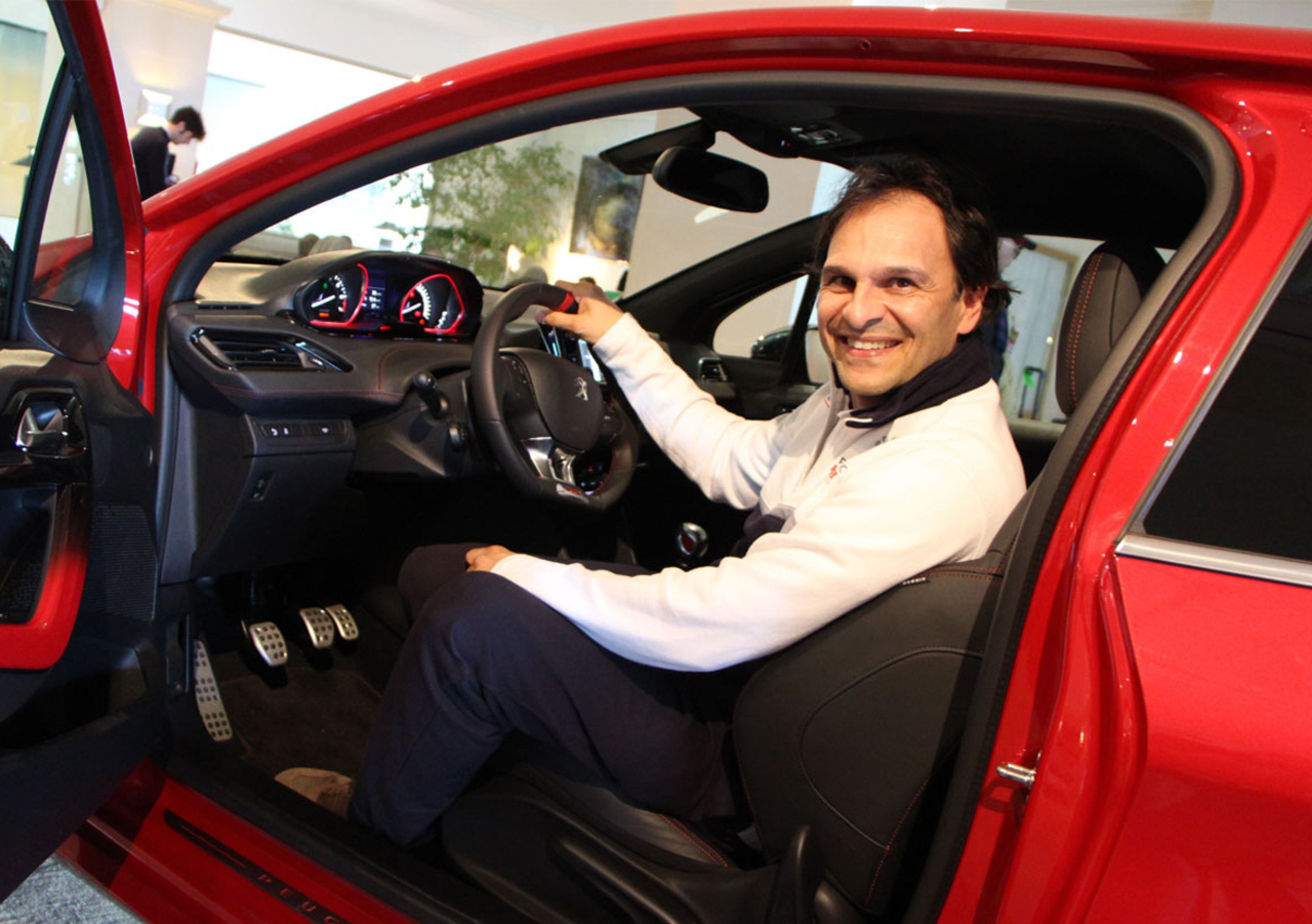 Paolo Andreucci: &laquo;Peugeot 208 GTi &egrave; veloce, stabile e molto bella da guidare&raquo;