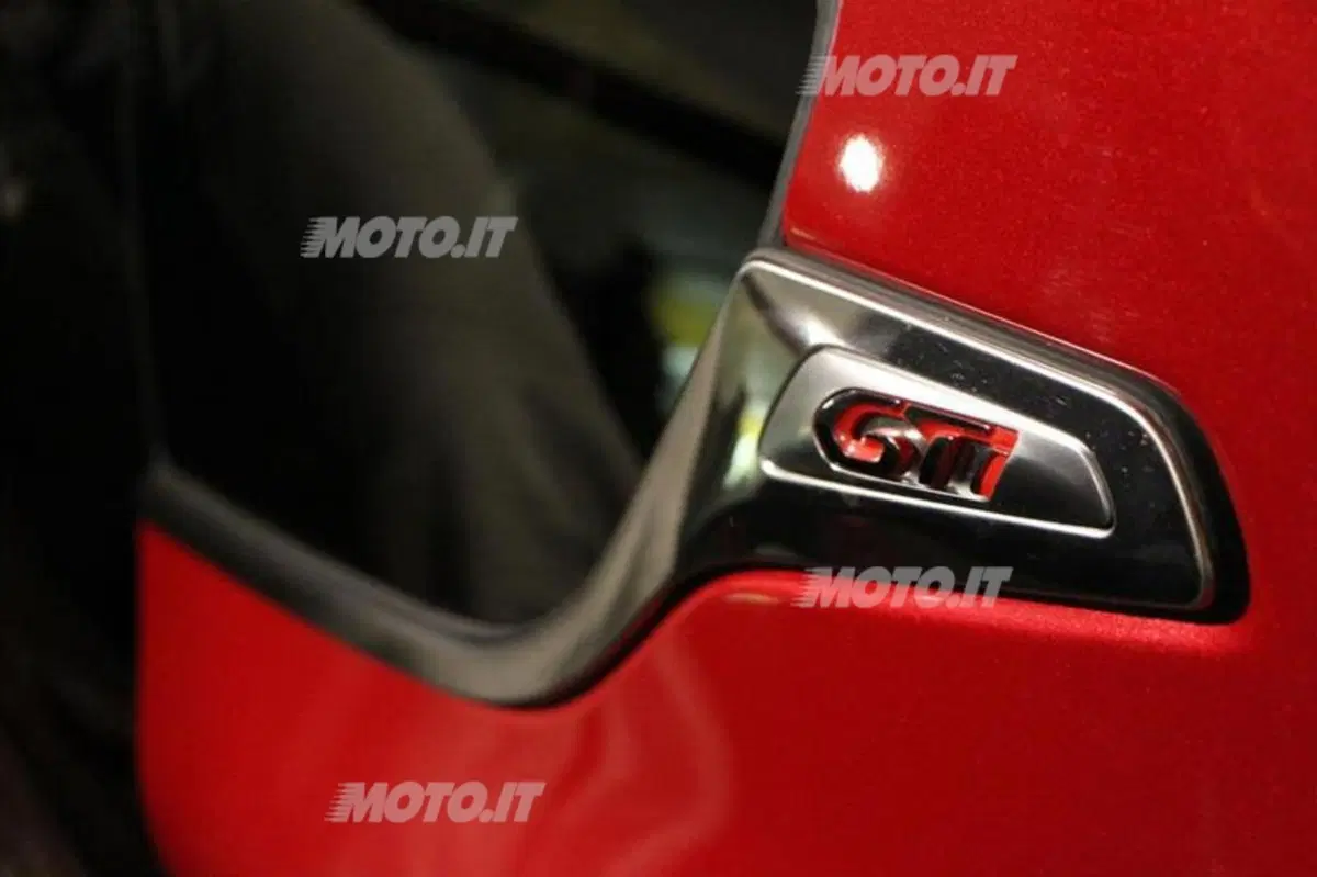 Paolo Andreucci: «Peugeot 208 GTi è veloce, stabile e molto bella da guidare» (4)