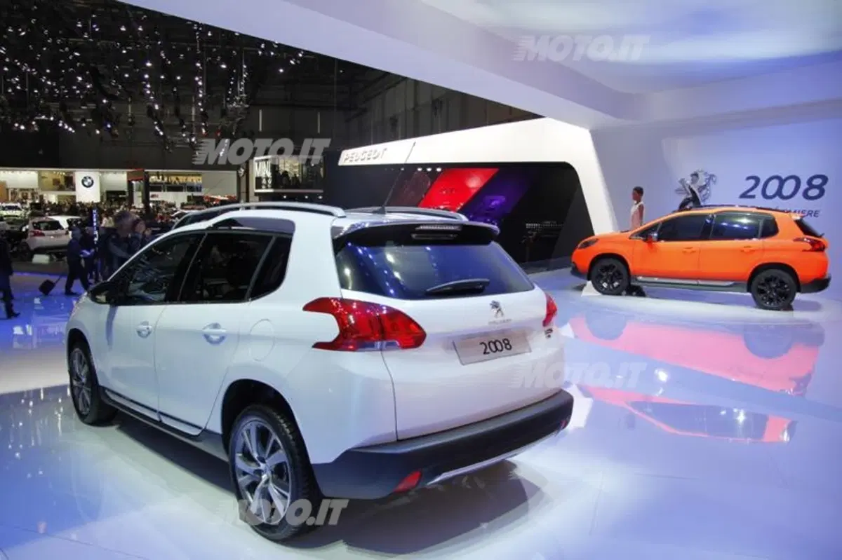 Peugeot 2008: listini prezzi di motorizzazioni e allestimenti (7)