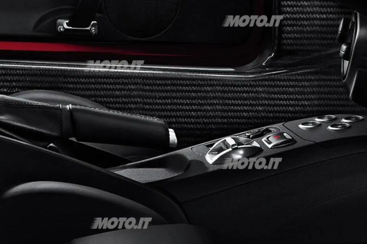 Alfa Romeo 4C: ecco il display TFT della sportiva del Biscione (8)