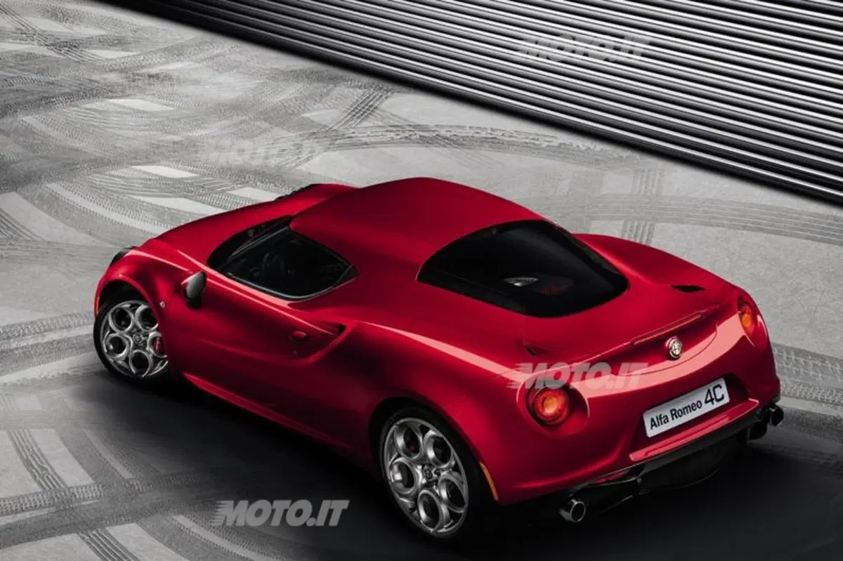 Alfa Romeo 4C: ecco il display TFT della sportiva del Biscione (24)