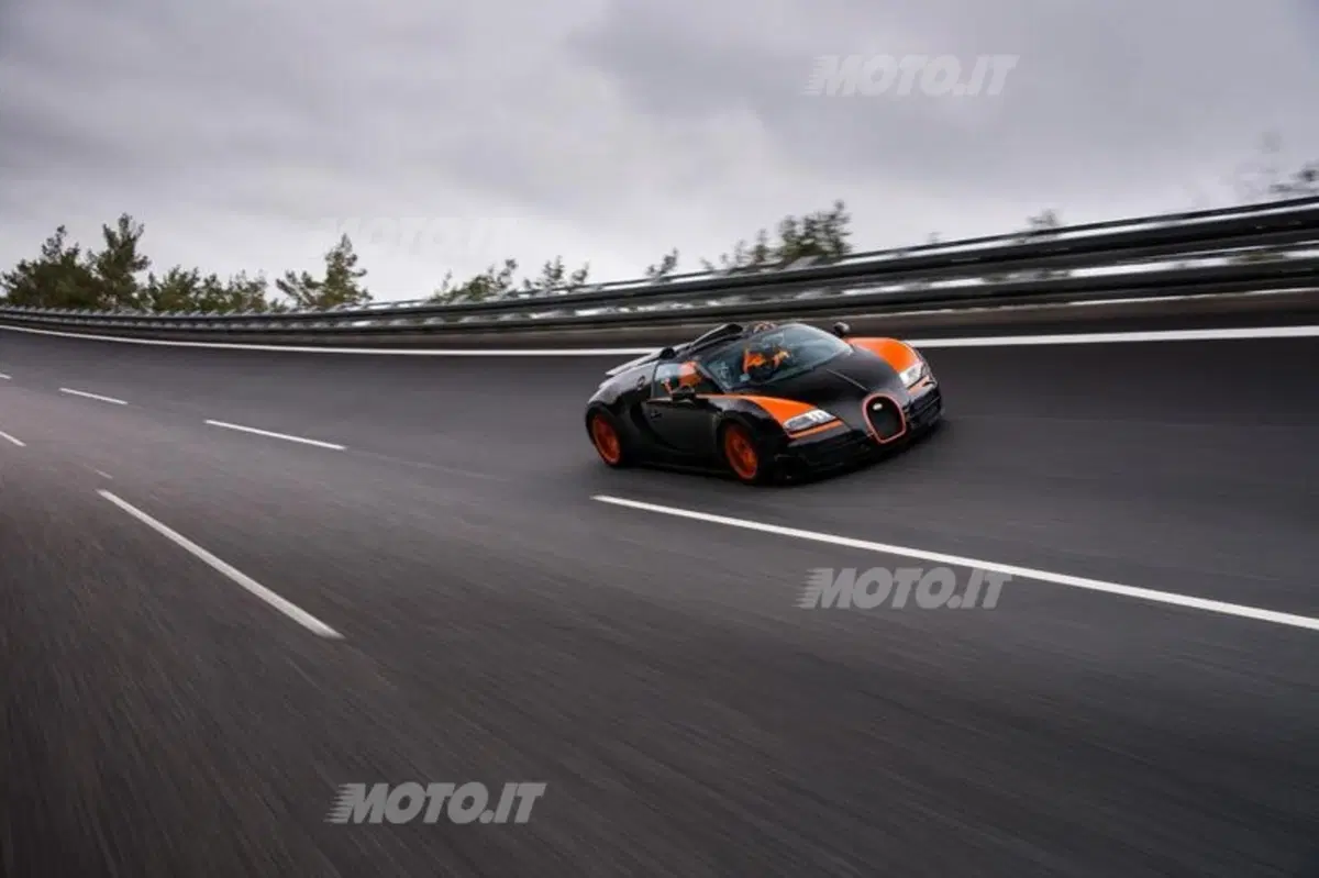 Bugatti Veyron 16.4 Grand Sport Vitesse WRC Edition: la cabrio più veloce del mondo (7)